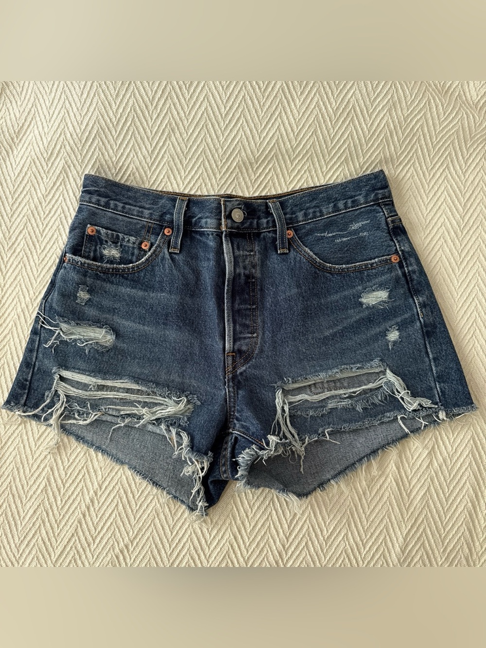 W29 Levi Strauss 501 Distressed Dark Blue Denim Women’s Shorts